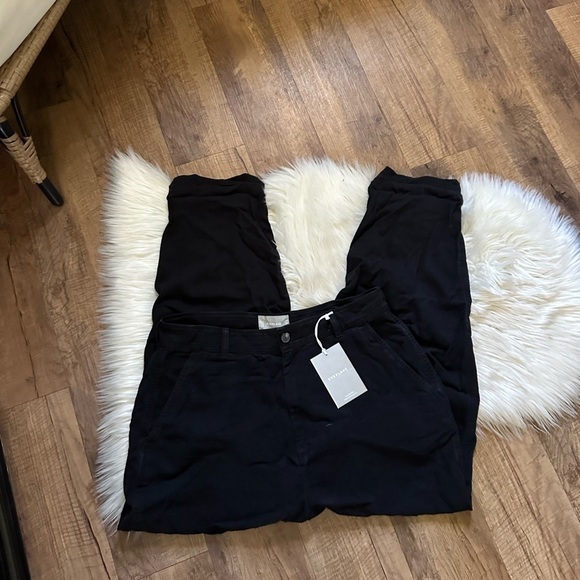 EVERLANE The Relaxed Chino In Black - Picture 3 of 7